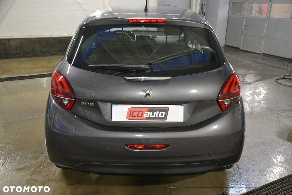 Peugeot 208 - 6