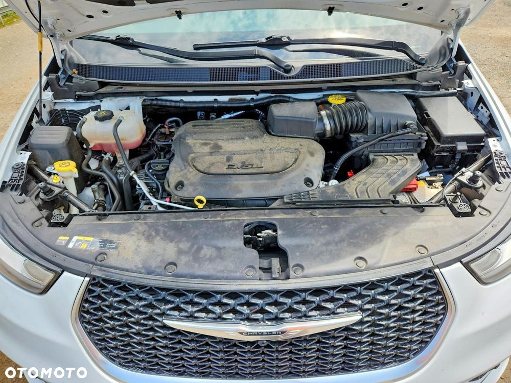 Chrysler Pacifica - 11