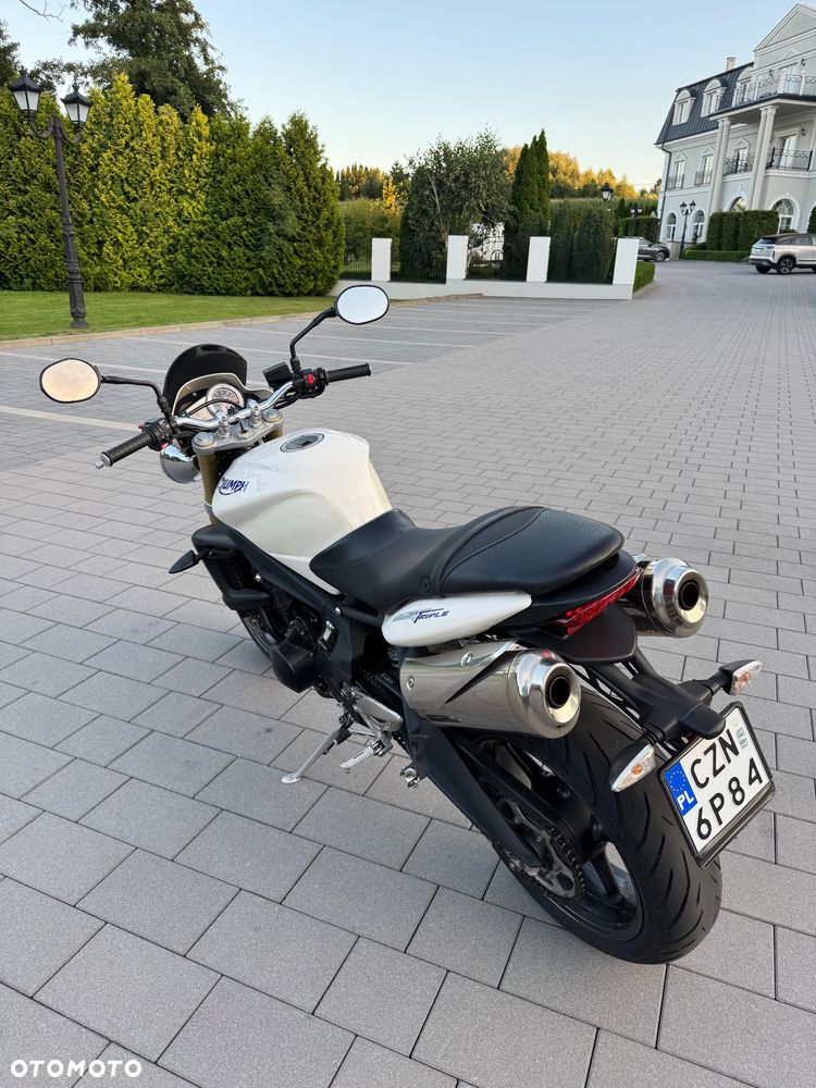 Triumph Street Triple - 7