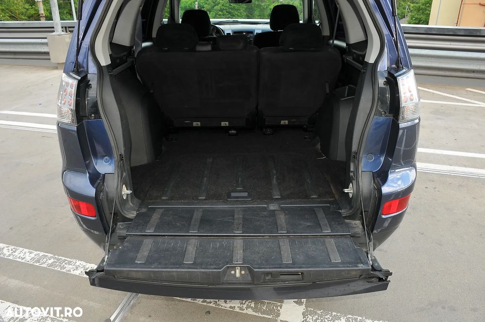 Mitsubishi Outlander - 19