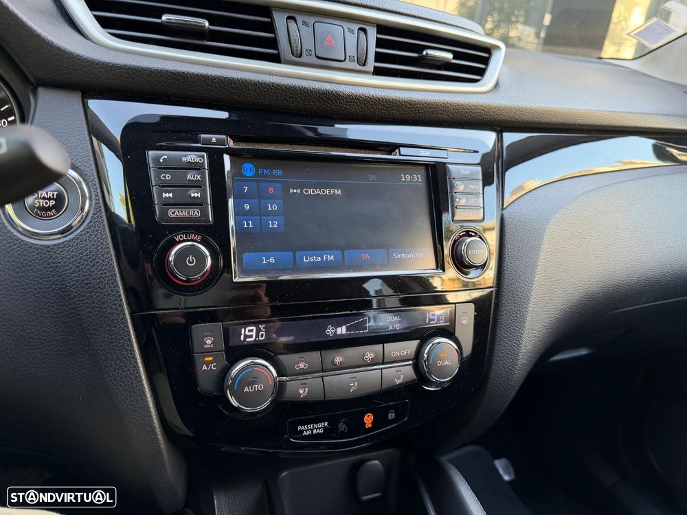 Nissan Qashqai 1.6 dCi N-Connecta 18 - 20