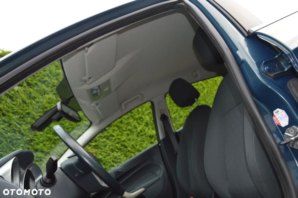 Ford Fiesta 1.6 Ghia EU5 - 11