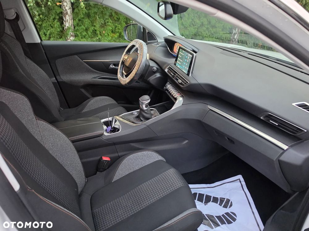 Peugeot 5008 1.6 BlueHDi Style 7os - 27