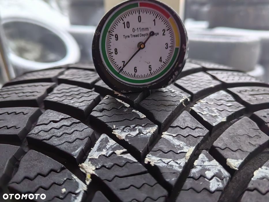 225/45R19 96V Bridgestone Blizzak LM005 para zima PZ52 - 10