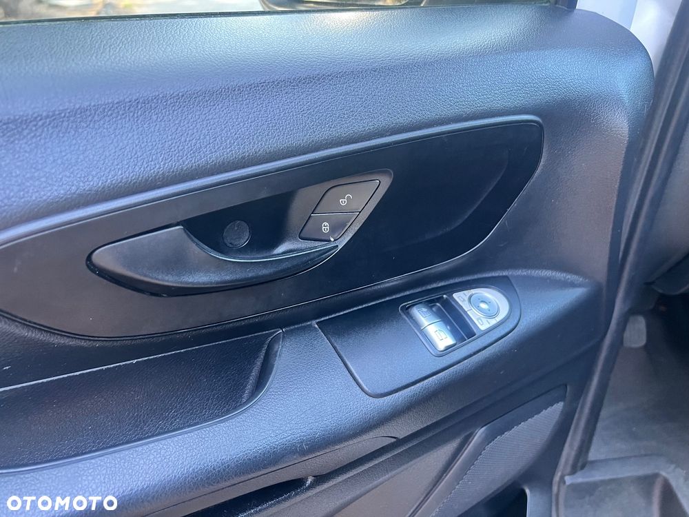 Mercedes-Benz VITO LONG 1.6 CDI 114KM 2019r - 31
