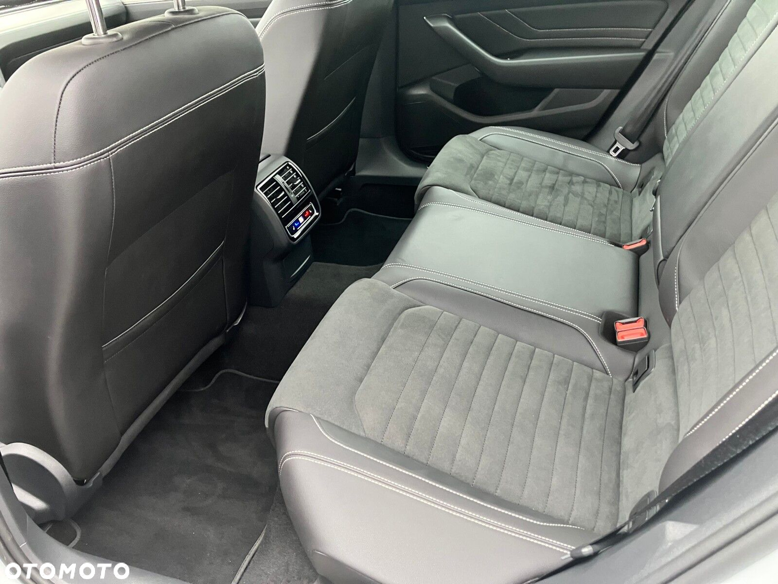 Volkswagen Passat 2.0 TDI EVO Elegance DSG - 11