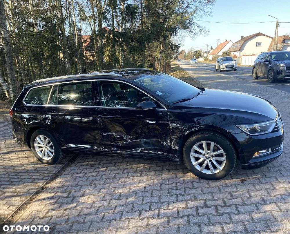Volkswagen Passat - 4