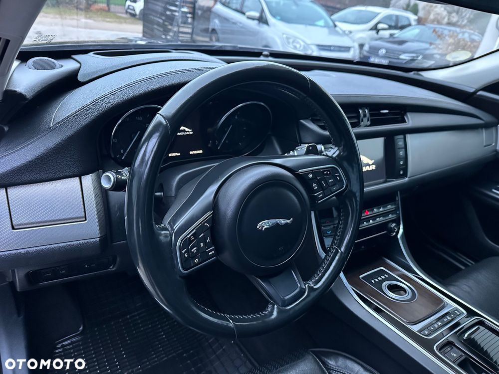 Jaguar XF 2.0 i4D Prestige - 24