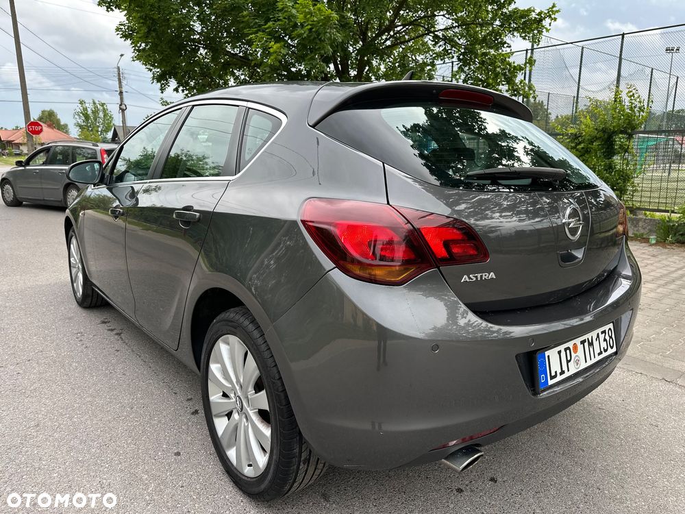 Opel Astra 1.4 T Cosmo - 13