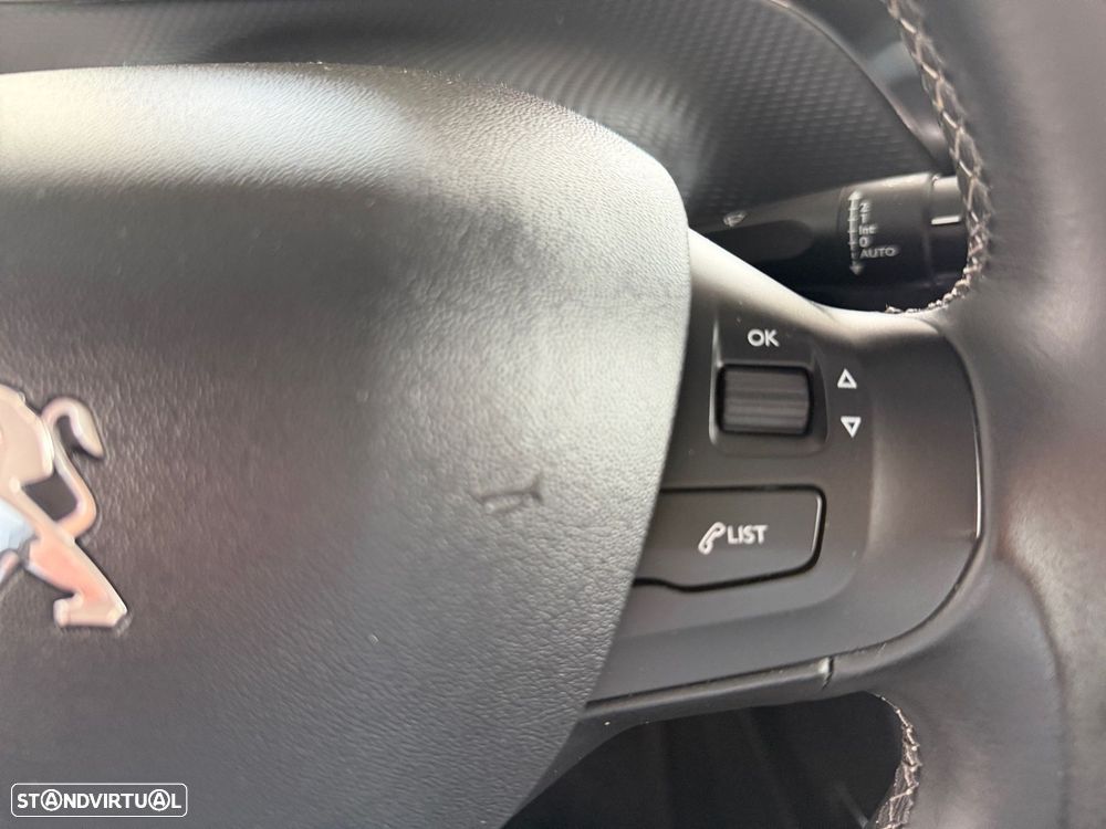 Peugeot 2008 1.6 e-HDi Allure - 15