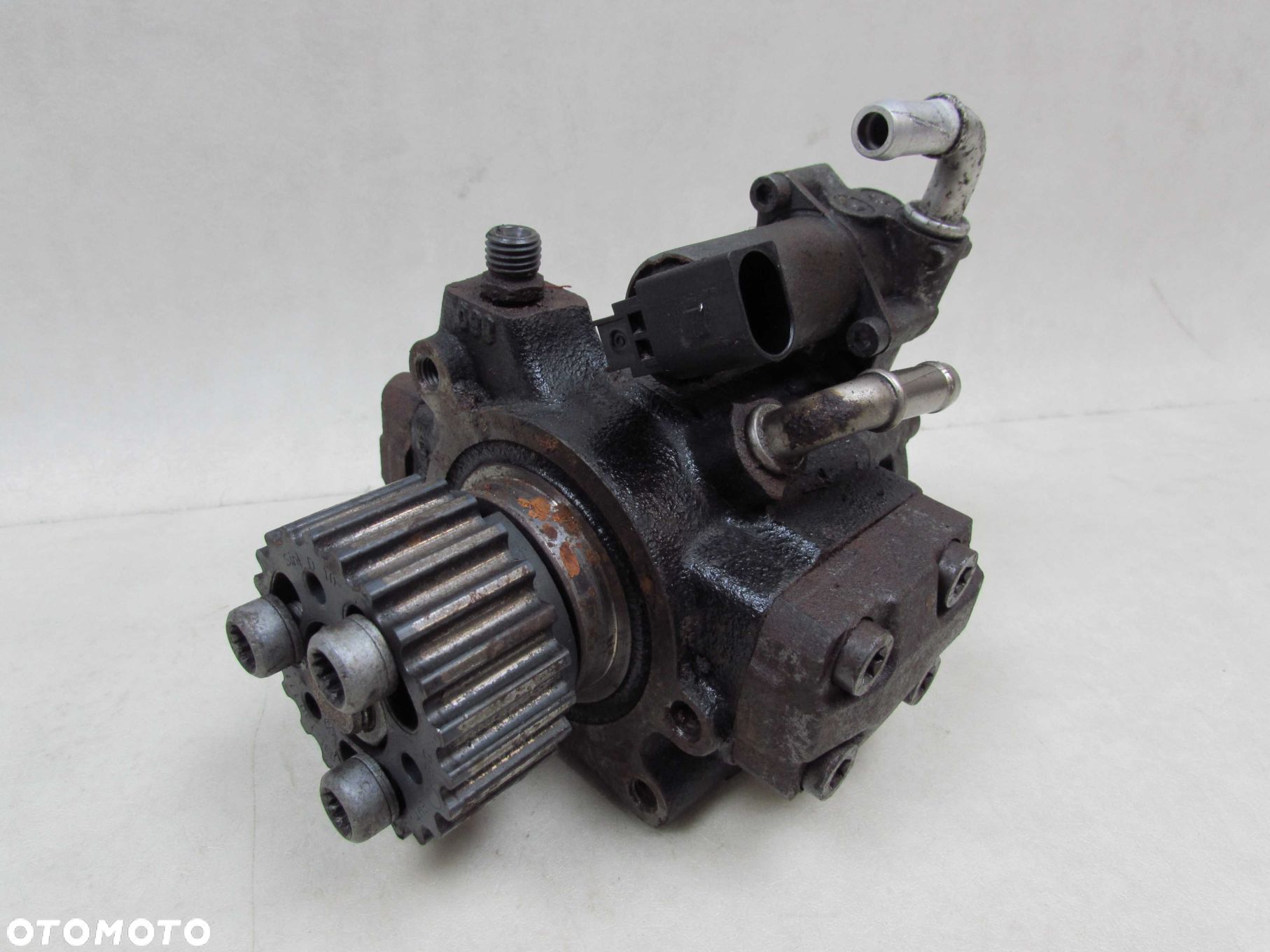 AUDI VW SKODA 1.6 TDI POMPA WTRYSKOWA PALIWA 03L130755E - 1