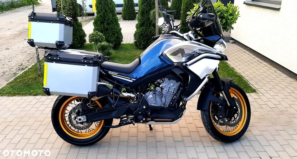 CFMoto 800MT Touring - 1