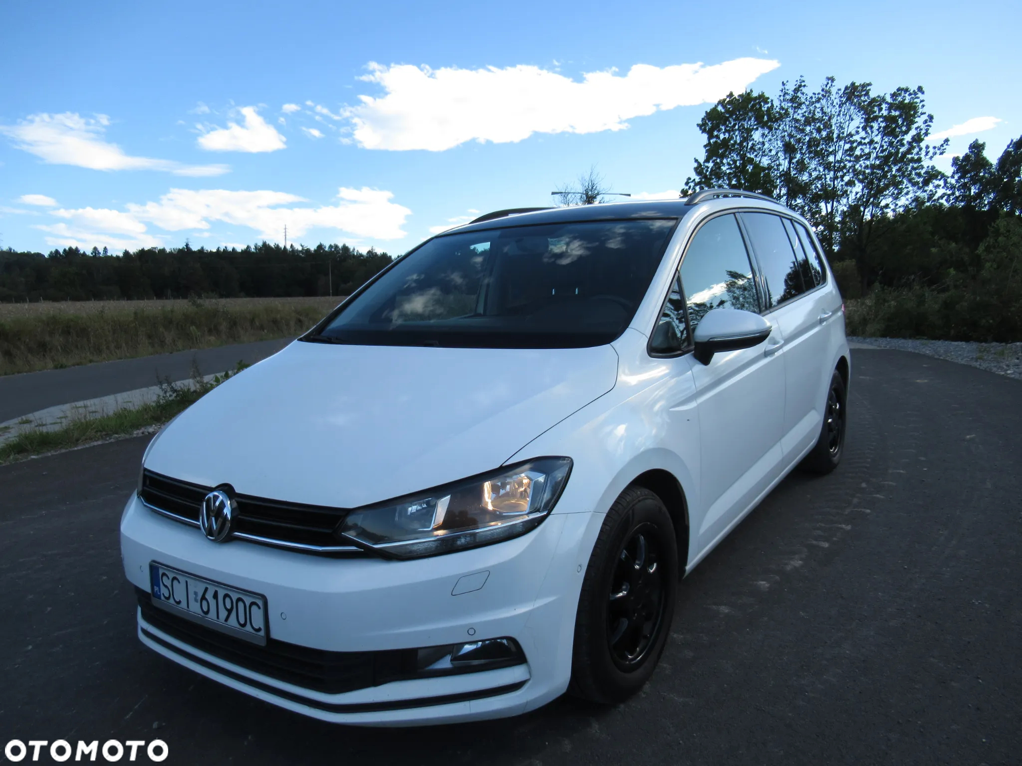 Volkswagen Touran 2.0 TDI BMT Comfortline DSG - 2