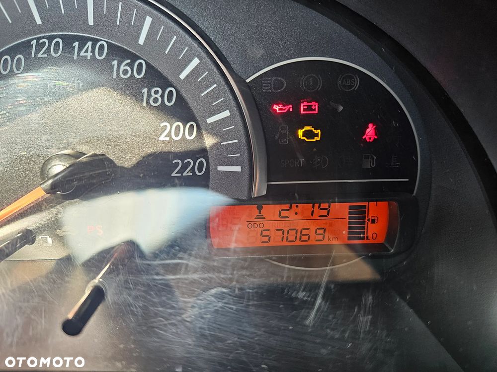 Nissan Micra - 2