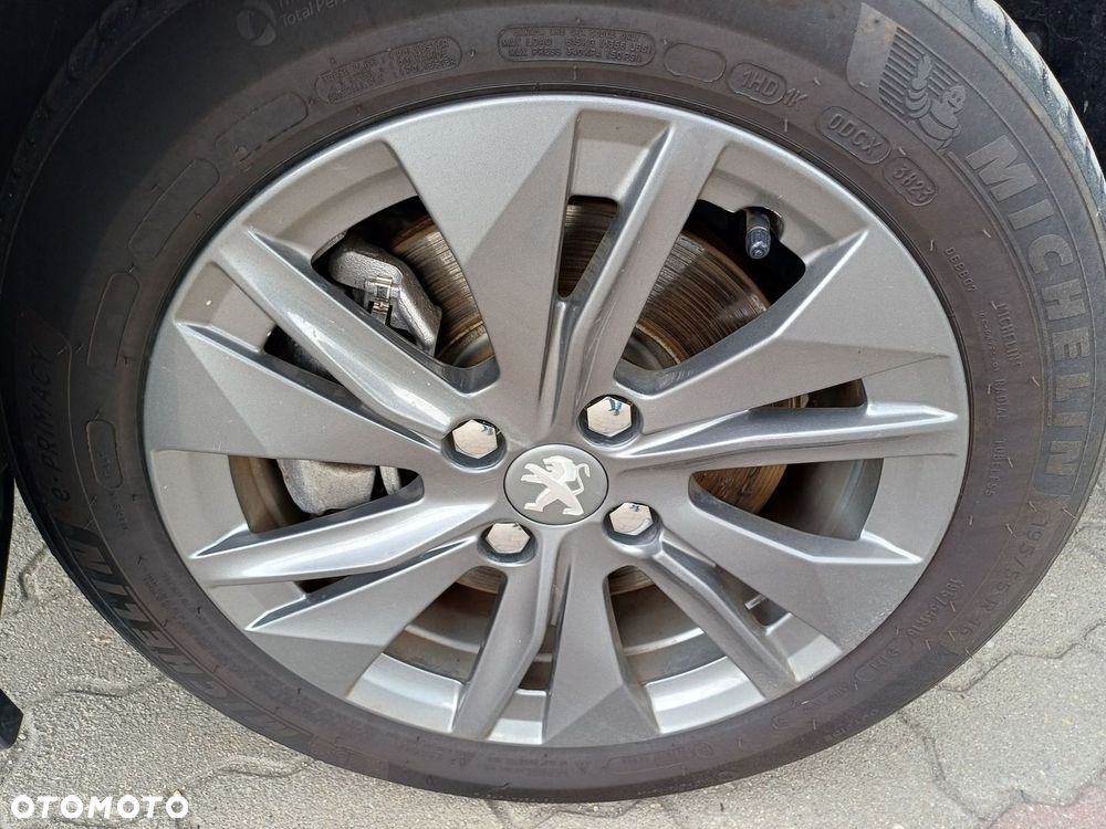 Peugeot 208 50kWh Allure - 6