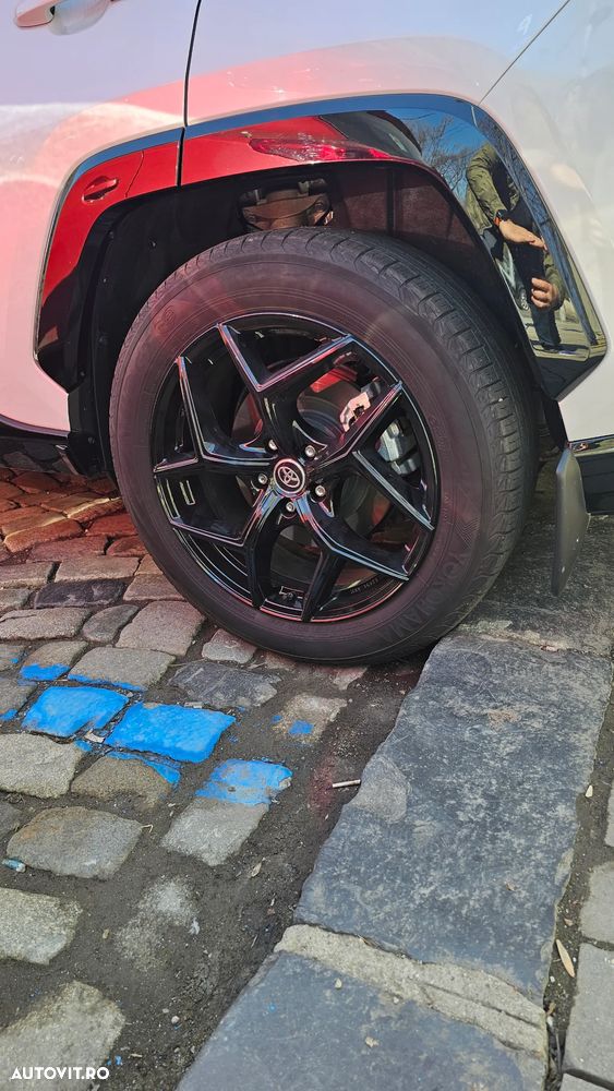 Toyota RAV4 2.5 PHEV VVT-iE 4x4 Style Bi-Tone - 23