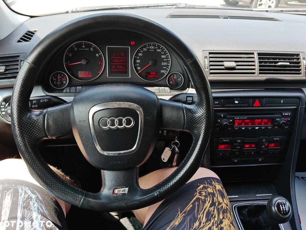 Audi A4 Limousine 2 - 21