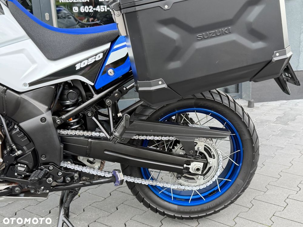 Suzuki V-STROM - 30
