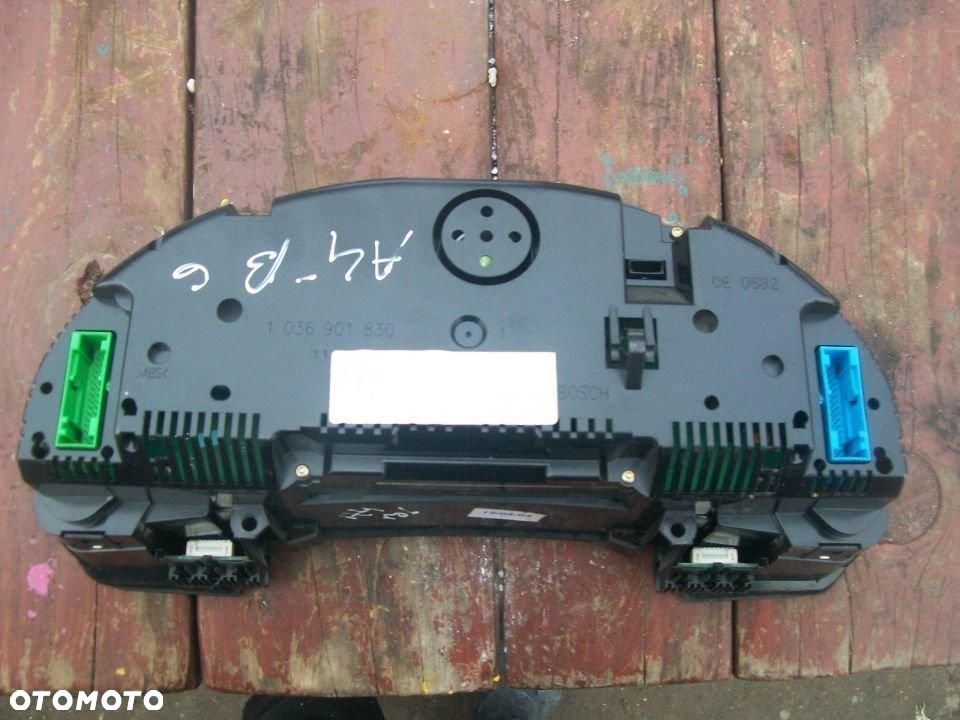Licznik zegar Audi A4 B6 8E0920900M 026362045D - 3