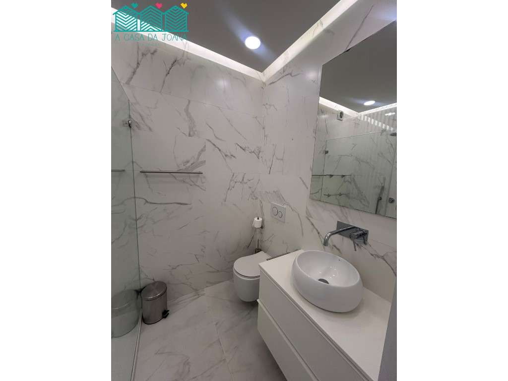 Apartamento T1 na Avenida Luís Bivar - Grande imagem: 5/15