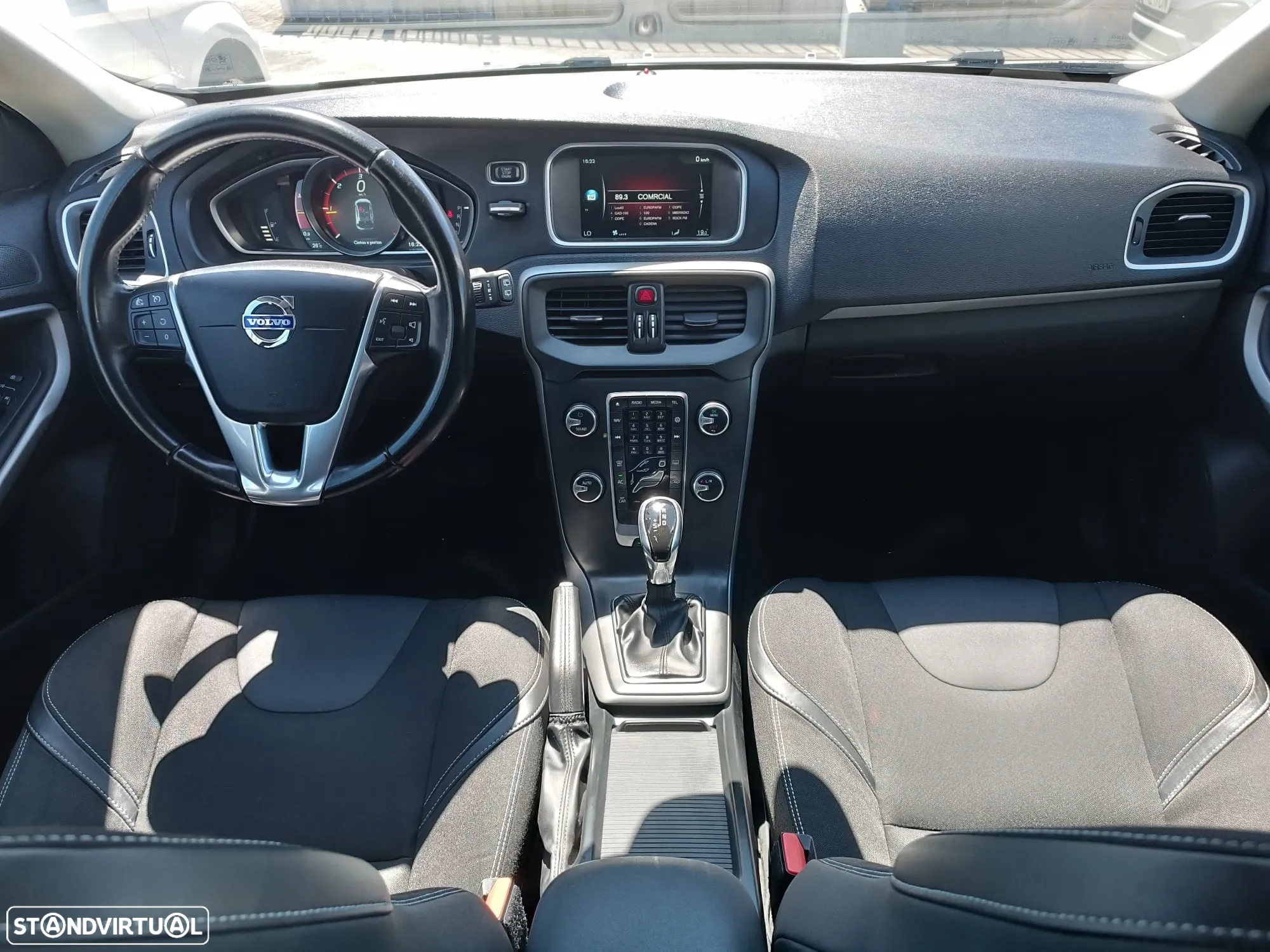 Volvo V40 1.6 D2 Momentum Powershift Eco - 13