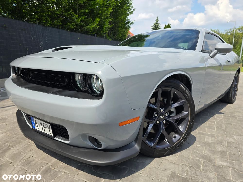 Dodge Challenger - 11