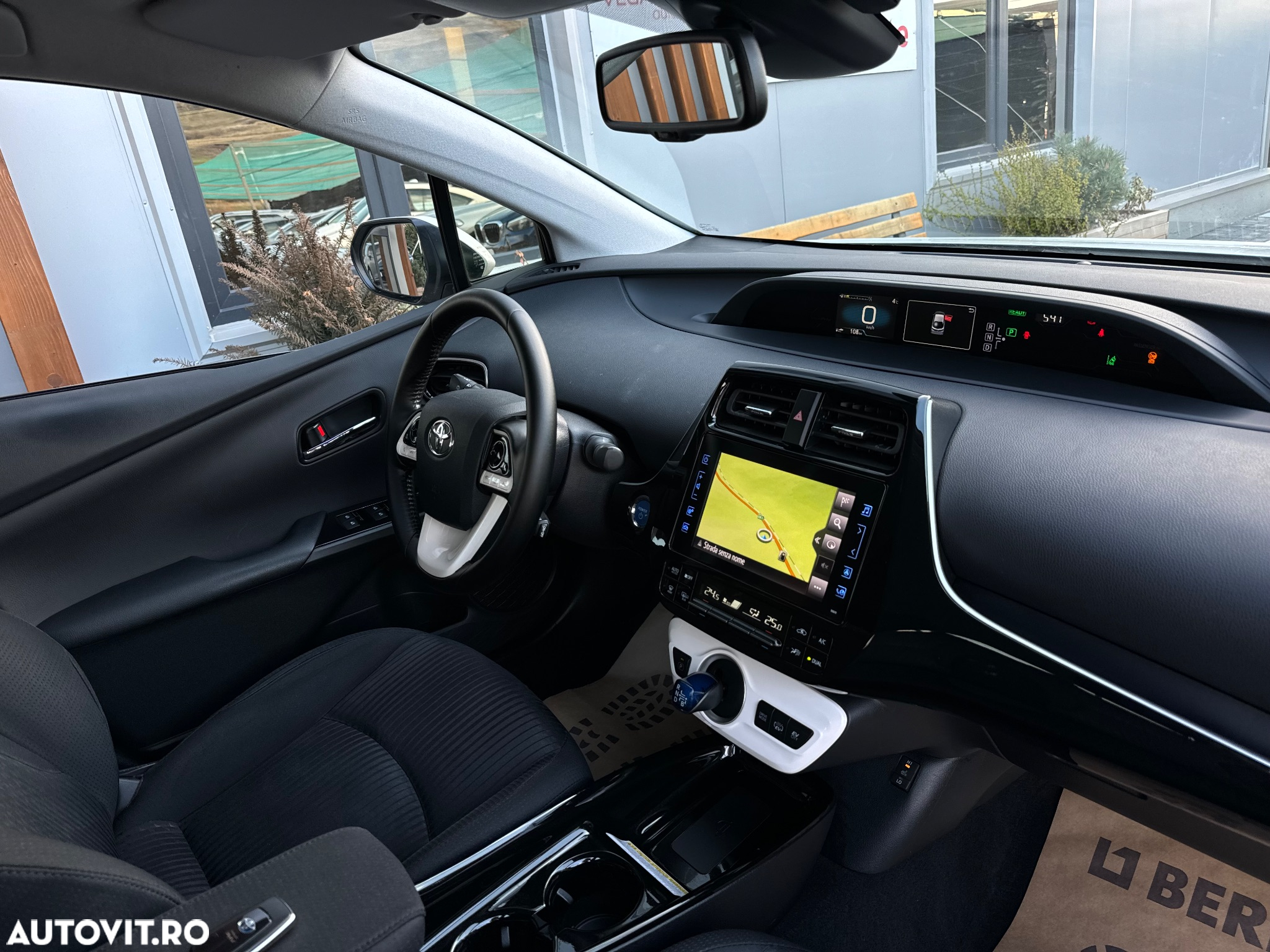 Toyota Prius Plug-in Hybrid Solar - 10