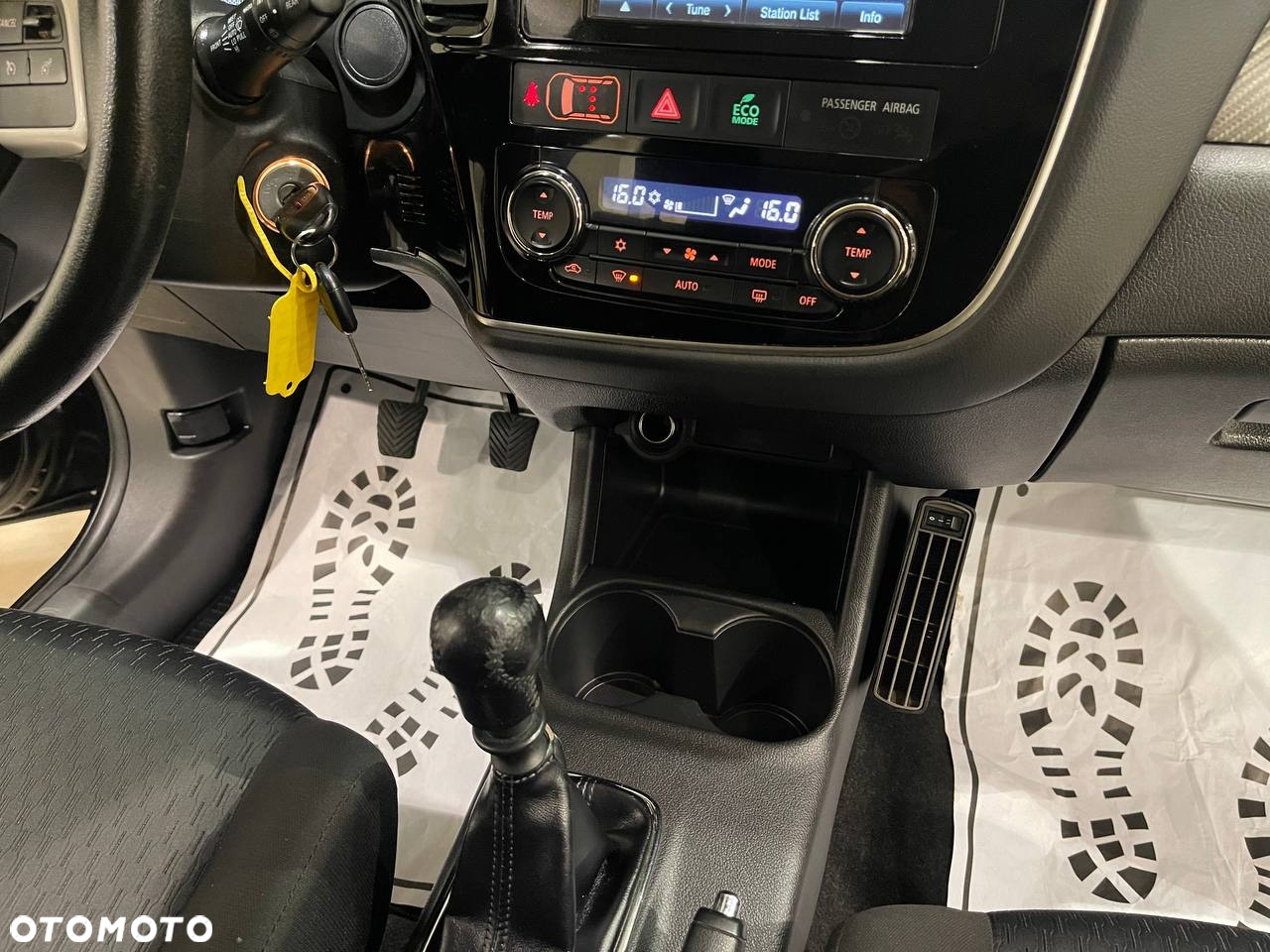 Mitsubishi Outlander 2.2 DI-D 4WD Diamant Edition - 37