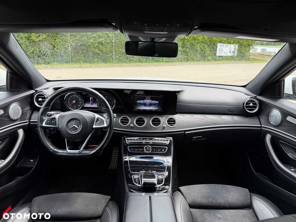 Mercedes-Benz Klasa E 220 d 9G-TRONIC - 11