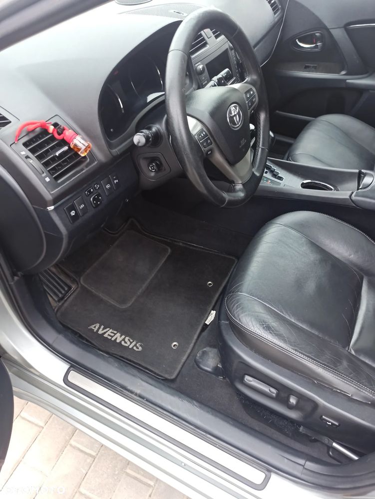 Toyota Avensis 2.2 D-4D Prestige - 8