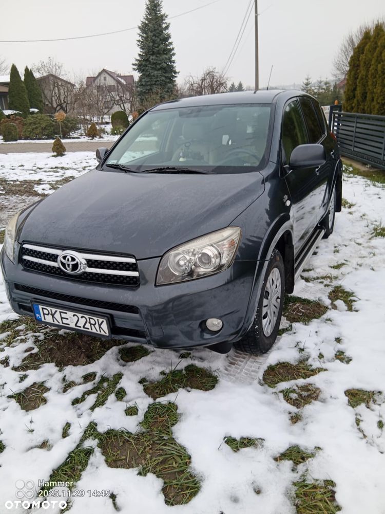 Toyota RAV4 - 4