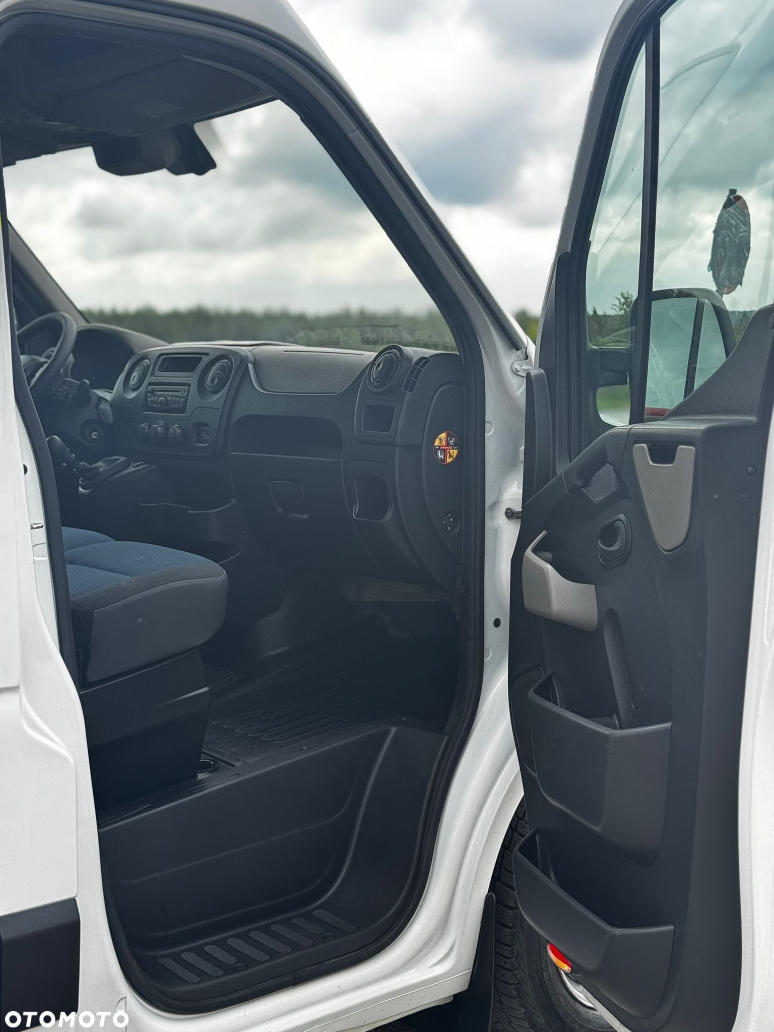 Nissan NV 400 - 5