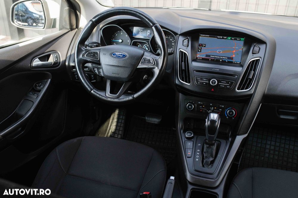 Ford Focus 1.5 TDCi Powershift Titanium - 8