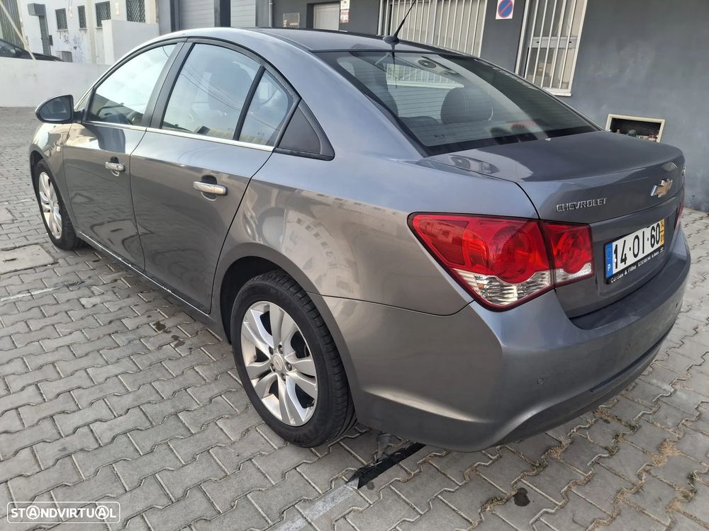 Chevrolet Cruze 1.7 VCDi LTZ - 3