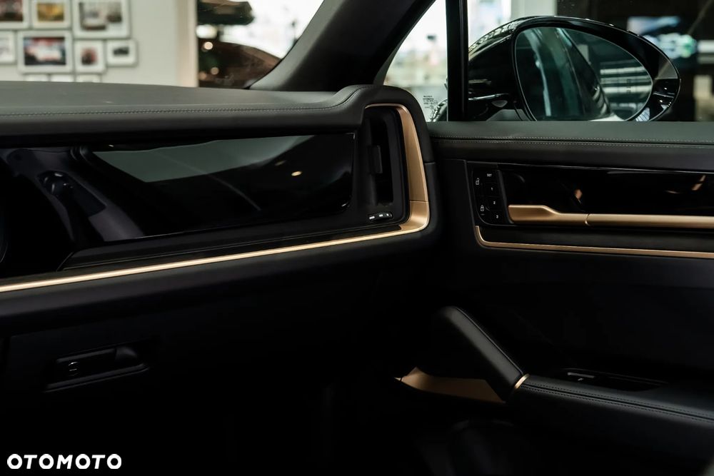 Porsche Cayenne Black Edition - 24