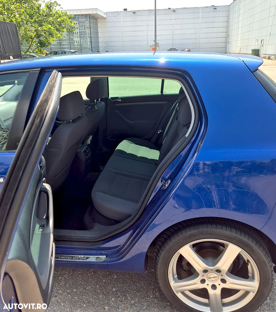 Volkswagen Golf - 8