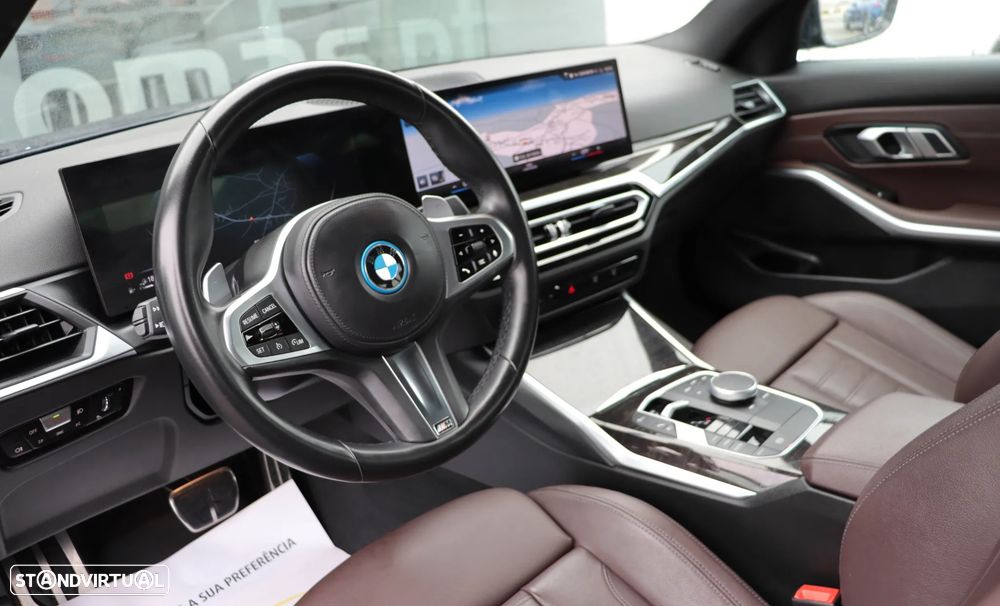 BMW 320 e Pack M Auto — fotografia 12