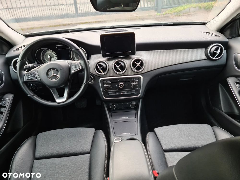 Mercedes-Benz GLA - 35