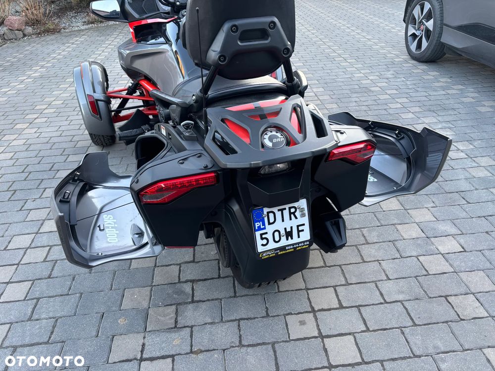 Can-Am Spyder - 21
