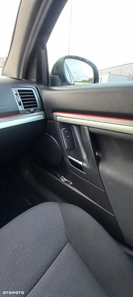 Opel Vectra 1.6 Essentia - 15