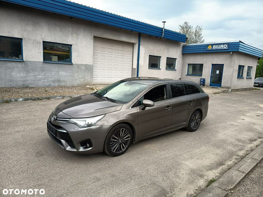 Toyota Avensis - 2