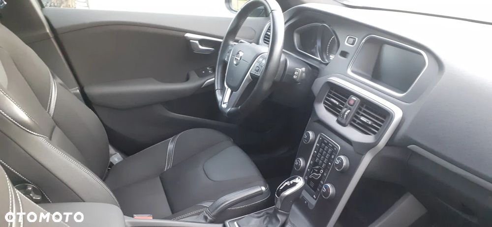 Volvo V40 D2 Drive-E Dynamic Edition - 17