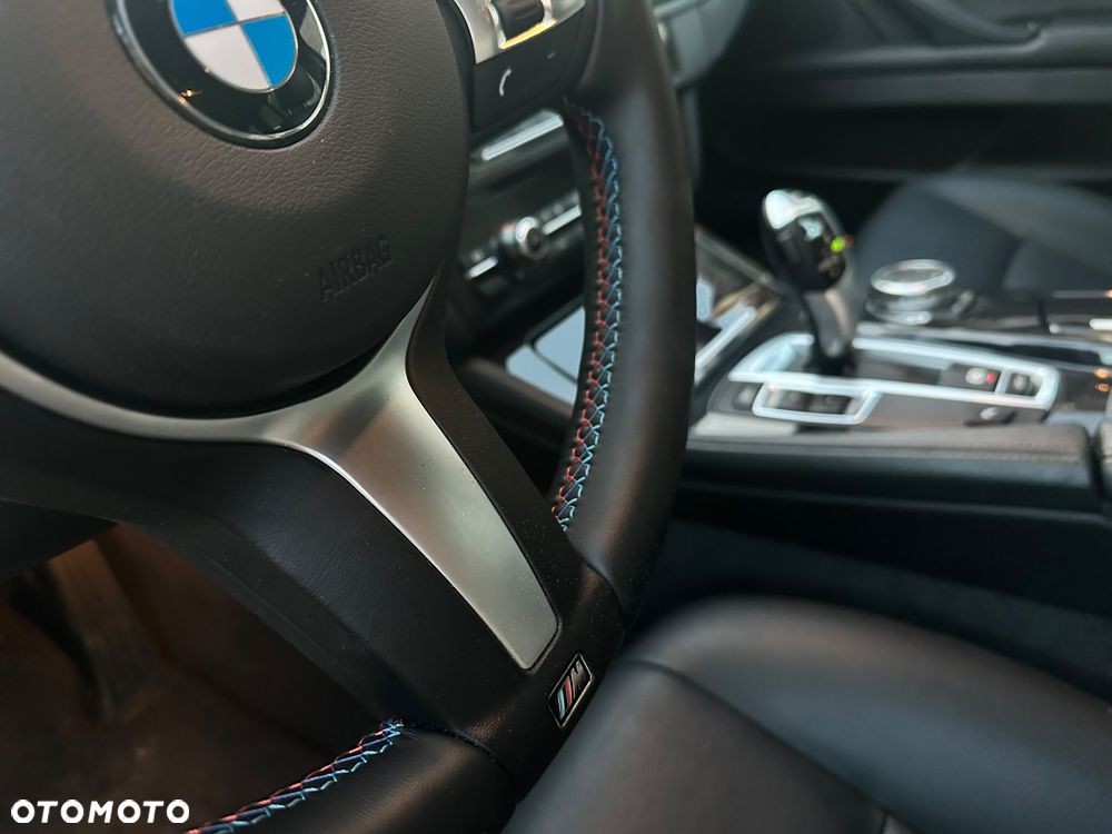 BMW Seria 5 518d Luxury Line - 9