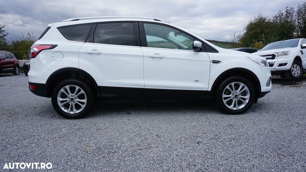Ford Kuga 1.5 EcoBoost 4x4 Aut. Titanium - 3