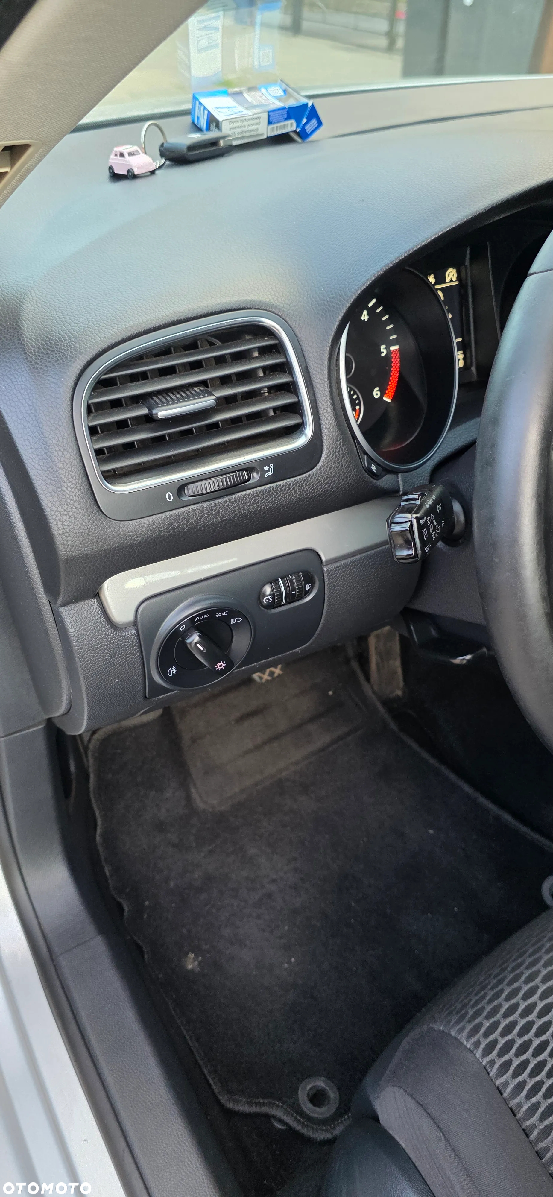 Volkswagen Golf 1.6 TDI BlueMotion Technology Comfortline - 16