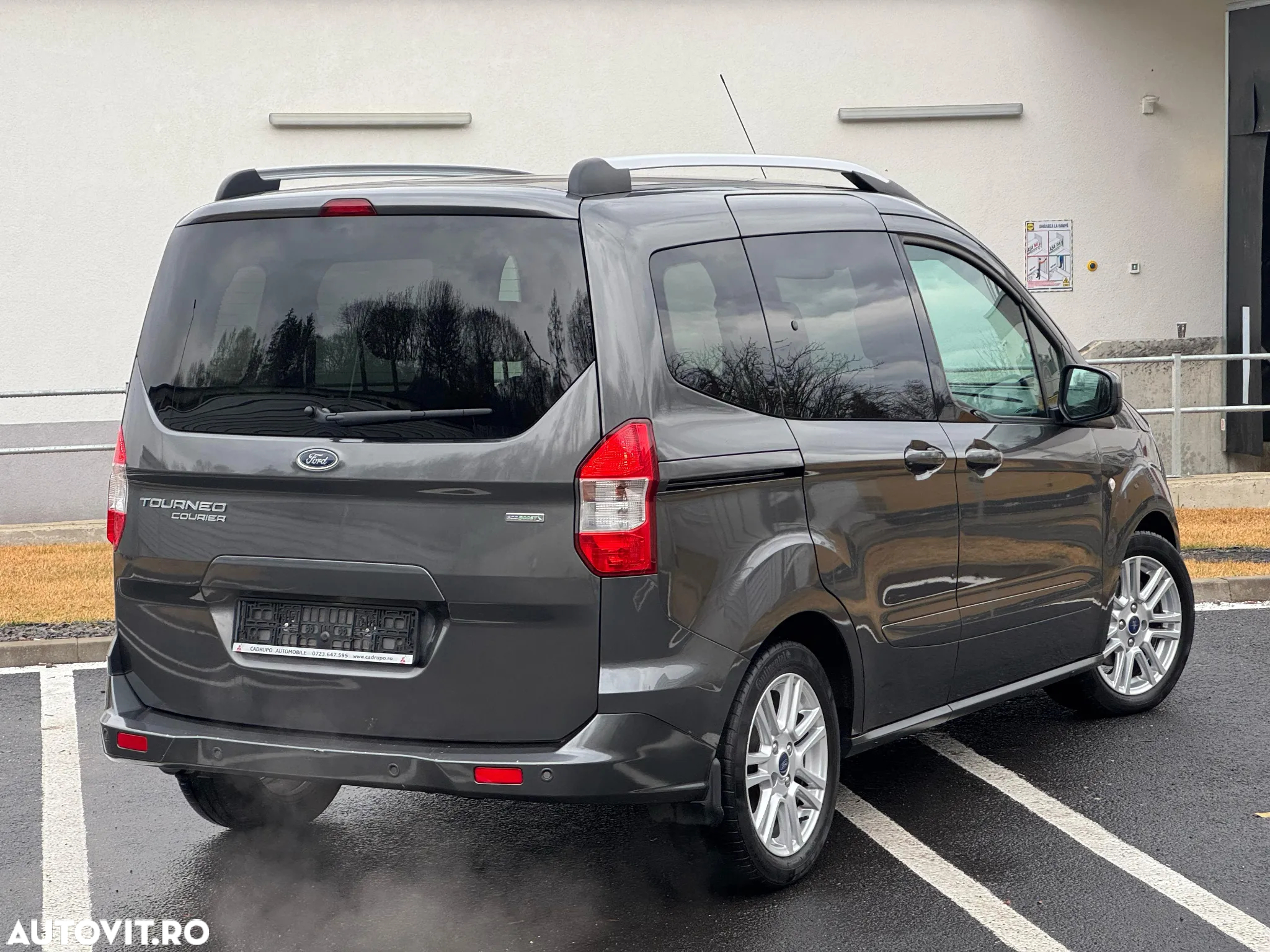 Ford Tourneo Courier 1.0 EcoBoost Titanium - 16