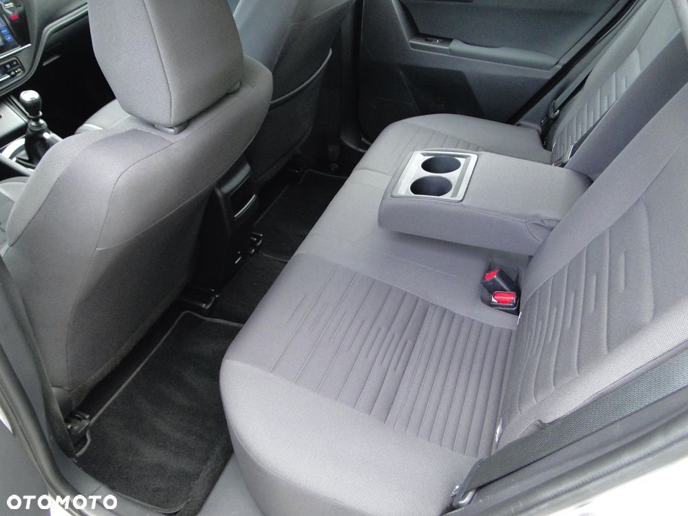 Toyota Auris 1.6 Premium - 17