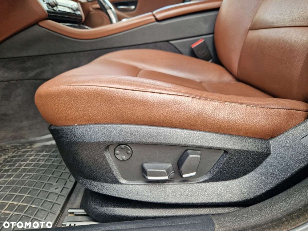 BMW Seria 5 520d Luxury Line - 11
