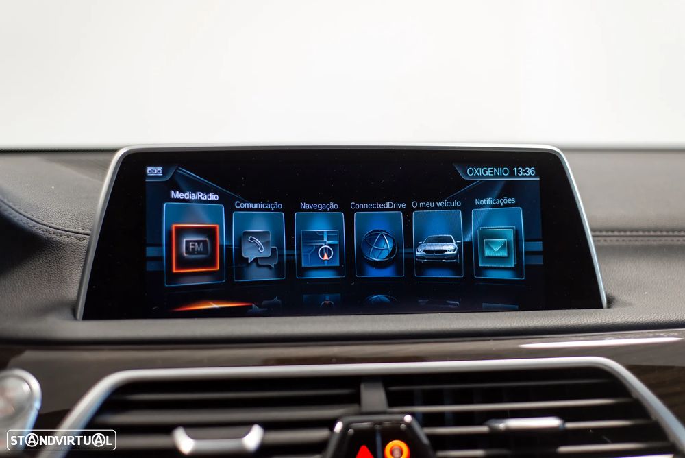 BMW 740 d xDrive Pack M - 18