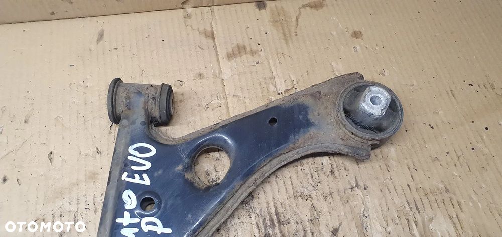 Wahacz lewy przód przedni Fiat Punto EVO - 3
